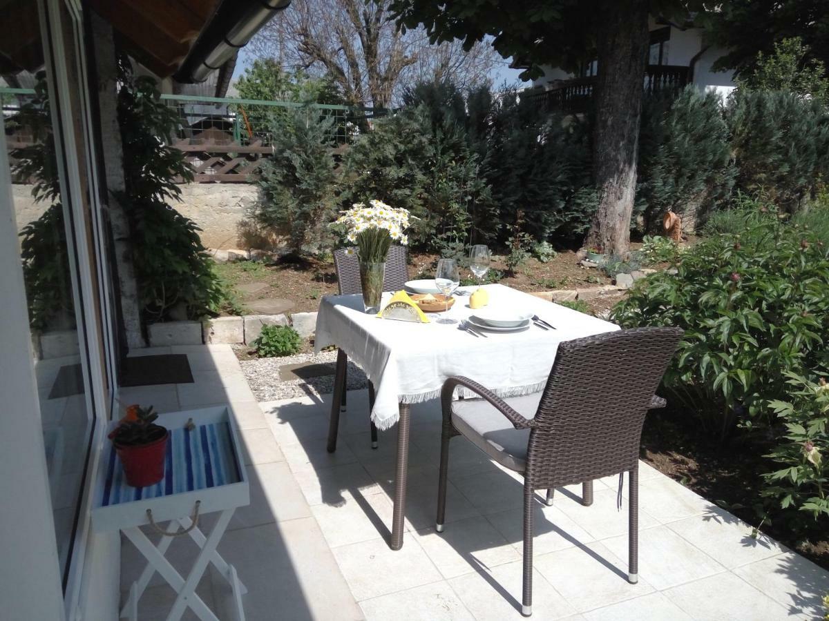 Tiny House With A Big Heart Villa โพสโตยนา ภายนอก รูปภาพ