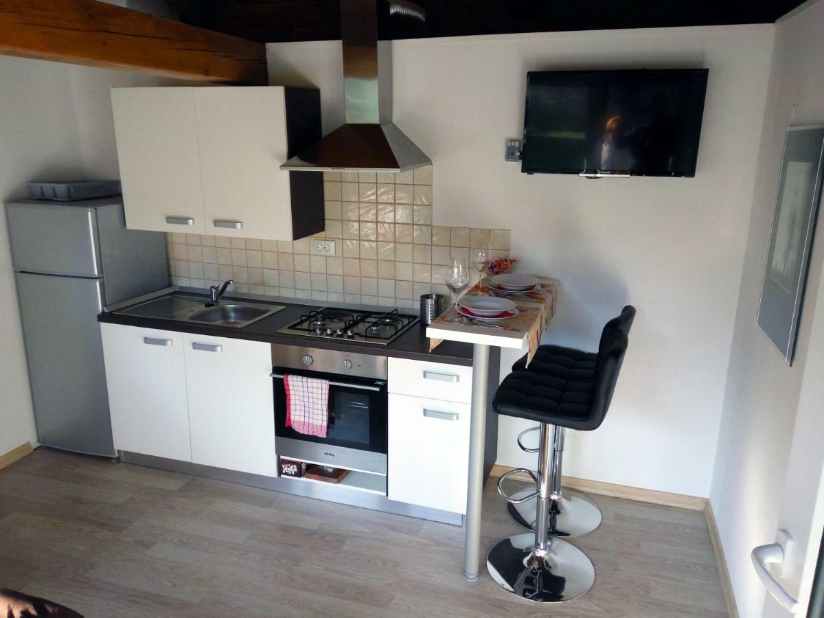 Tiny House With A Big Heart Villa โพสโตยนา ภายนอก รูปภาพ